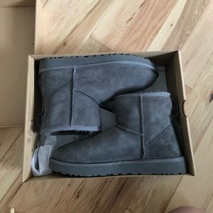 Brand new size 8 Uggs. Brand new condition